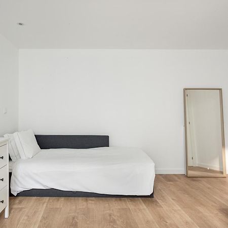 Joivy Minimalistic Apt W Patio In Principe Real Lisboa Eksteriør bilde