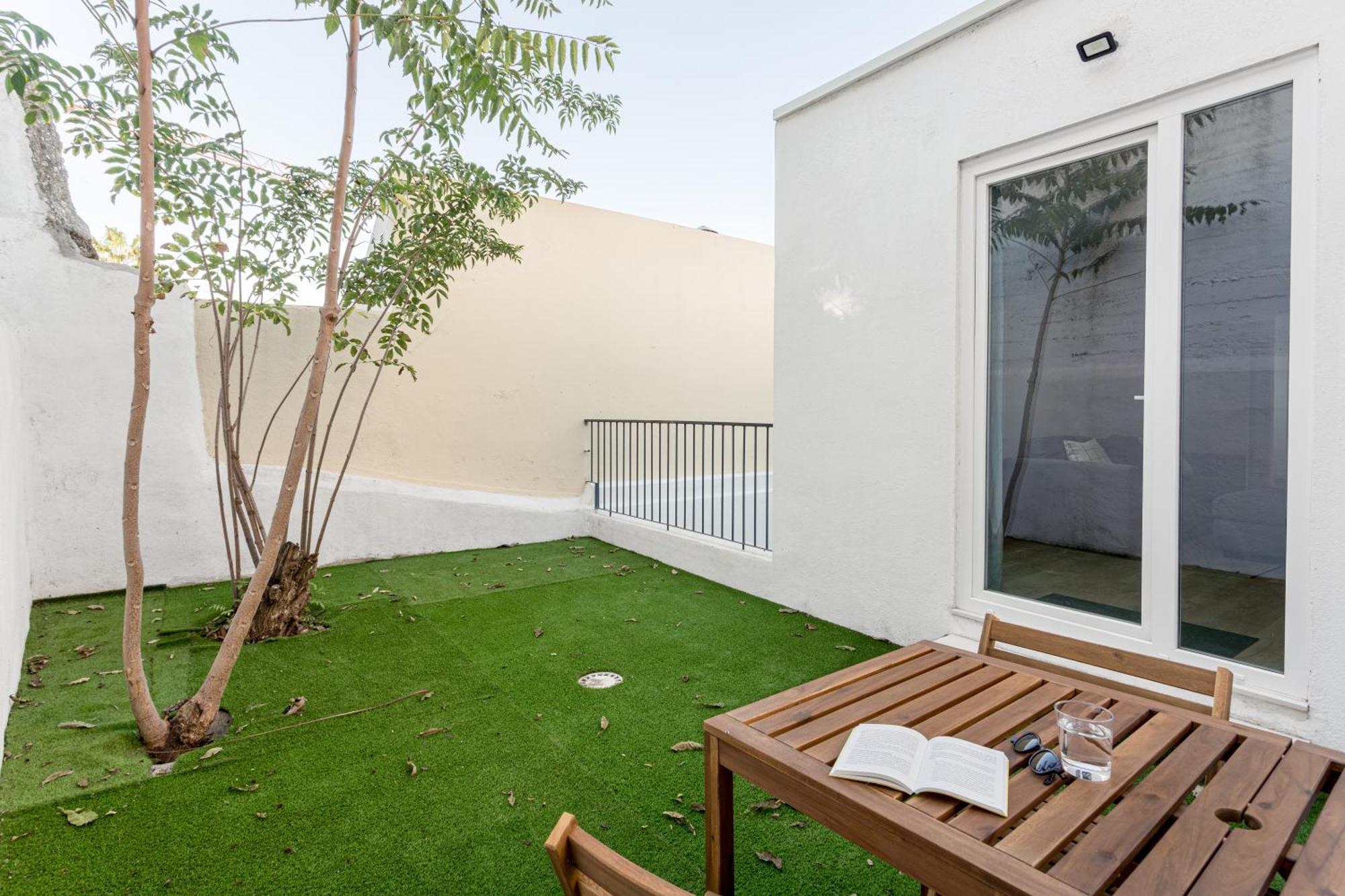 Joivy Minimalistic Apt W Patio In Principe Real Lisboa Eksteriør bilde